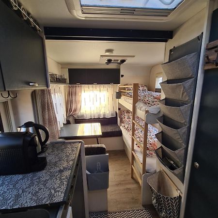 Louise'S Camper Hotel Neusiedl an der Zaya Exterior foto